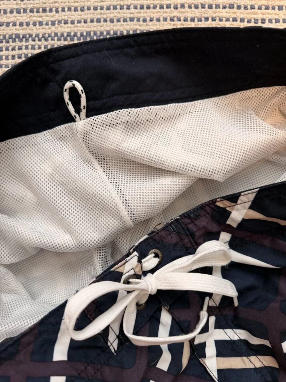Nautica Men’s Swim Trunks – Size 34 – Retro 90s Style